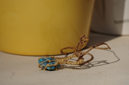 collier en fibres de coco et turquoise collier en fibres de coco et turquoise