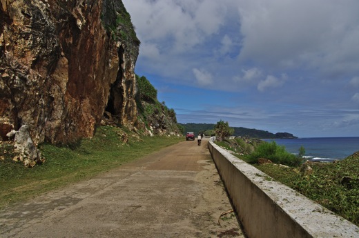 Rurutu : route pointe Arei, dec 2010 Rurutu : route pointe Arei