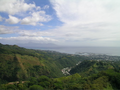 vue sur la vallée et l'île de Moorea