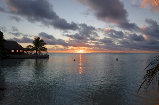 coucher du soleil lagon pension Veke Veke