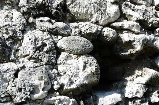 construction faite en pierre de corail construction faite en pierre de corail