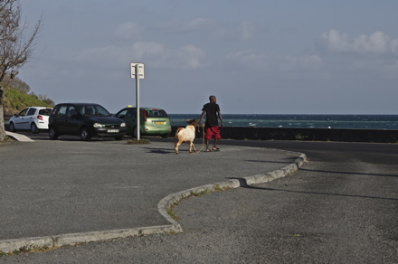 au bout, à droite, le boulevard ...