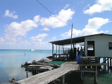 ferme perlière aux Tuamotu ferme perlière aux Tuamotu