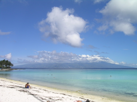 grande plage près de l'hôtel